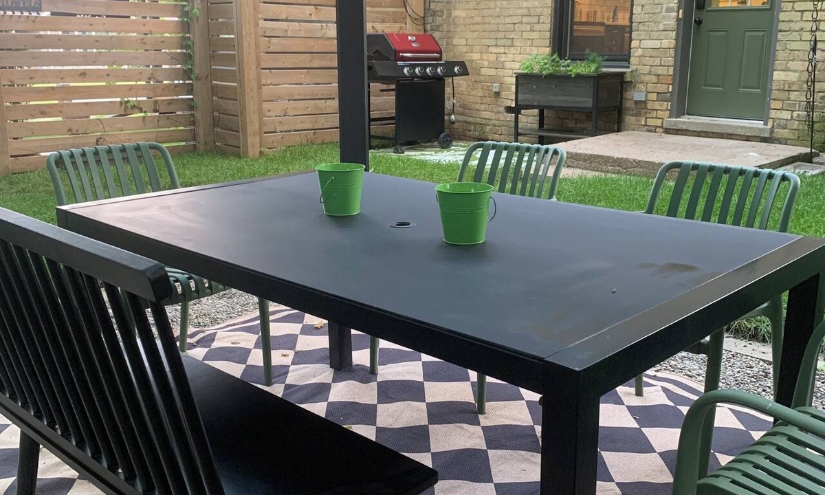 Parkhill House | Cozy getaway, 15 minutes to Grand Bend Beach