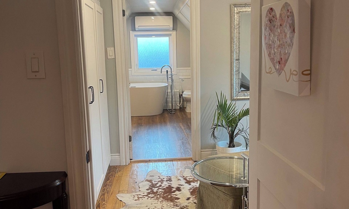 Greenwood - Coxwell House | Cozy Home Away from Home, Toronto - Leslieville