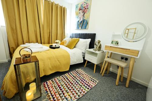 Luton Bed & Breakfast | Cozy House near Luton Airport