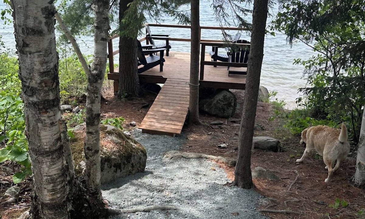 Falcon Lake Cabin | Cozy Lakefront Cabin 20km North of Kenora Ontario