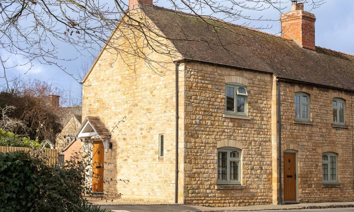 Chipping Campden Cottage | Crafty Cottage - sleeps 2 guests in 1 bedroom