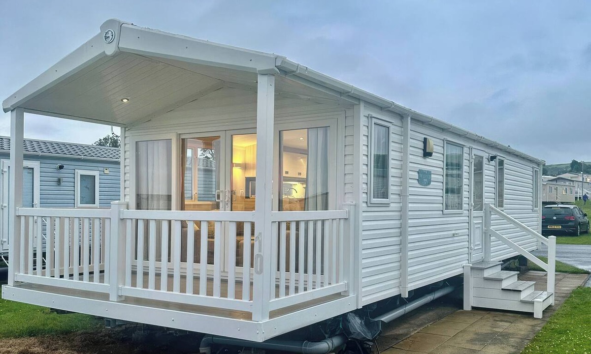 Ayr Cottage | CRAIG TARA HOLIDAY PARK 101 BAY VIEW, pet friendly in Ayr
