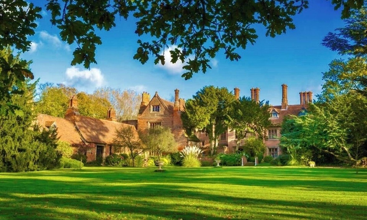 Burnham-on-Crouch House | Creeksea Place, Breathtaking Elizabethan Manor House