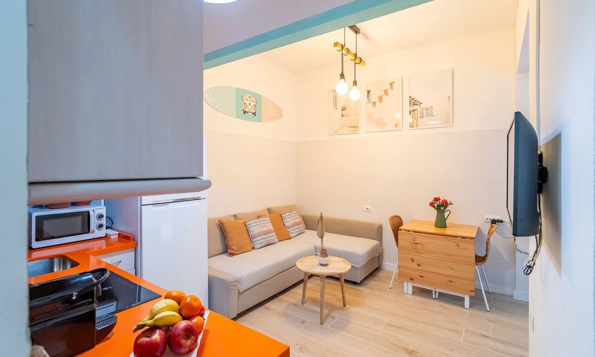 La Goleta Apartment | Cubo's Central Malaga Apartment/center/air conditioning/terrace