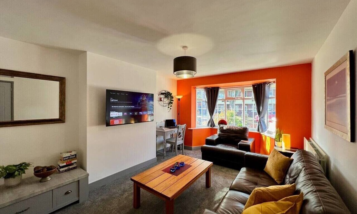Cleethorpes House | Curzon One Bungalow | Family & Contractor Parking