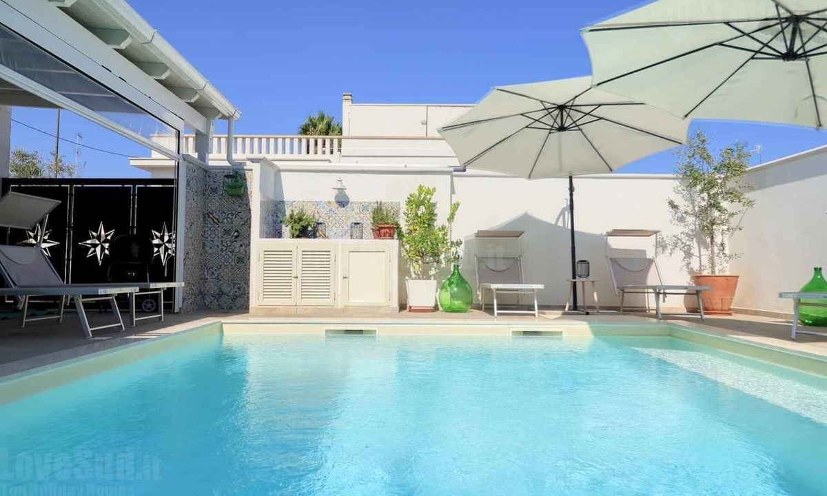 Salignano House | Da Pina by LoveSud - Six Bedroom House, Sleeps 13