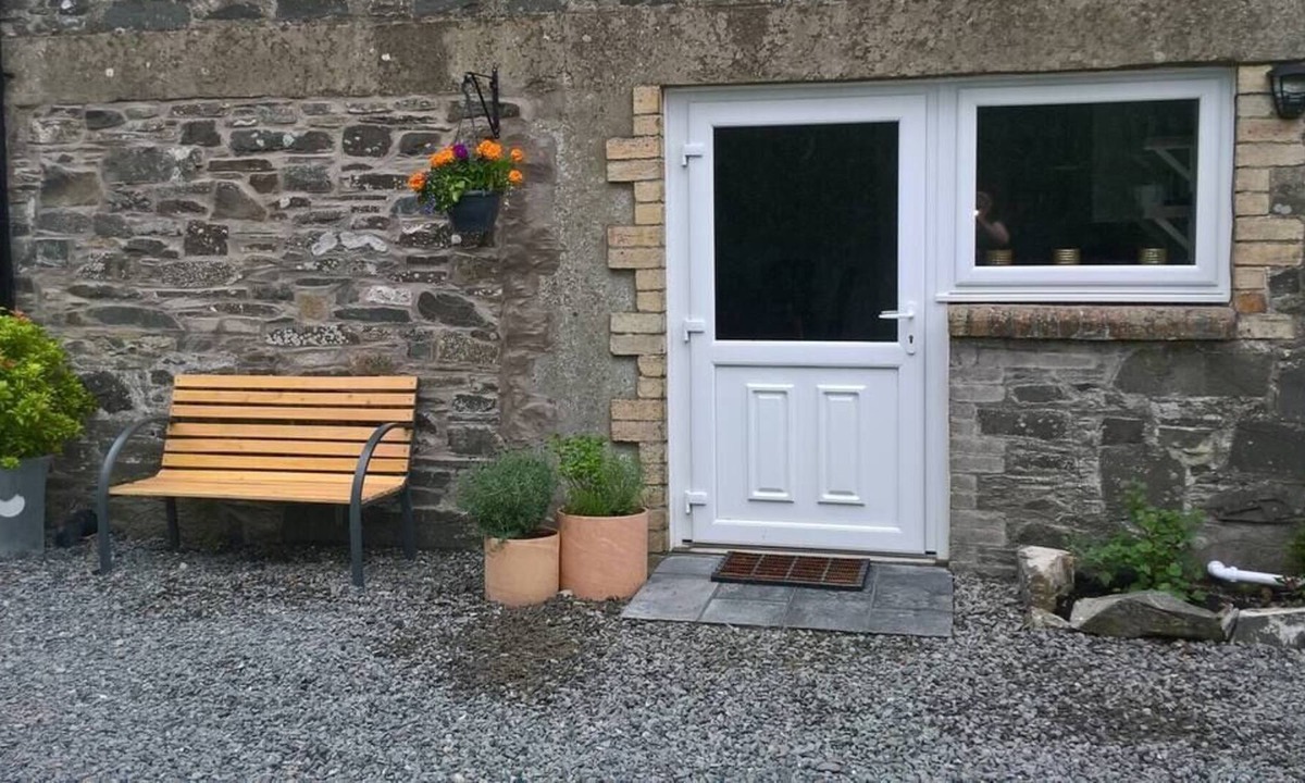 Newton Stewart Apartment | Dairy Cottage, cosy cottage with woodburner.