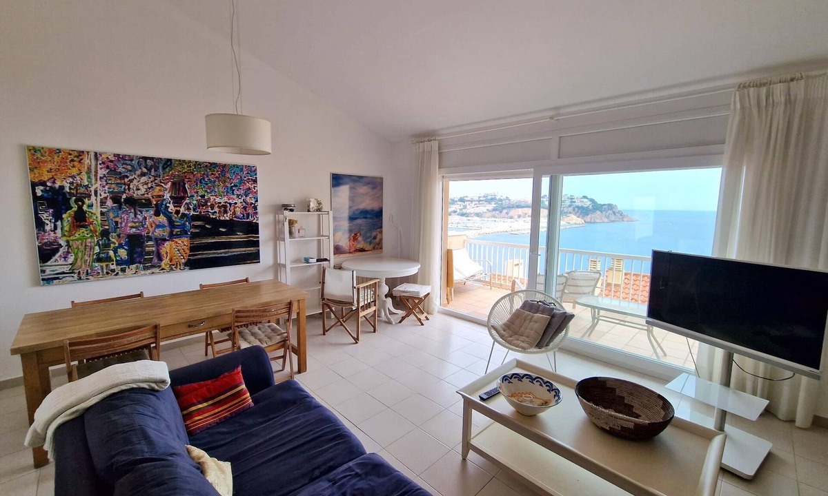 Sant Feliu de Guixols Villa | DAWN OVER THE BAY IN SANT FELIU