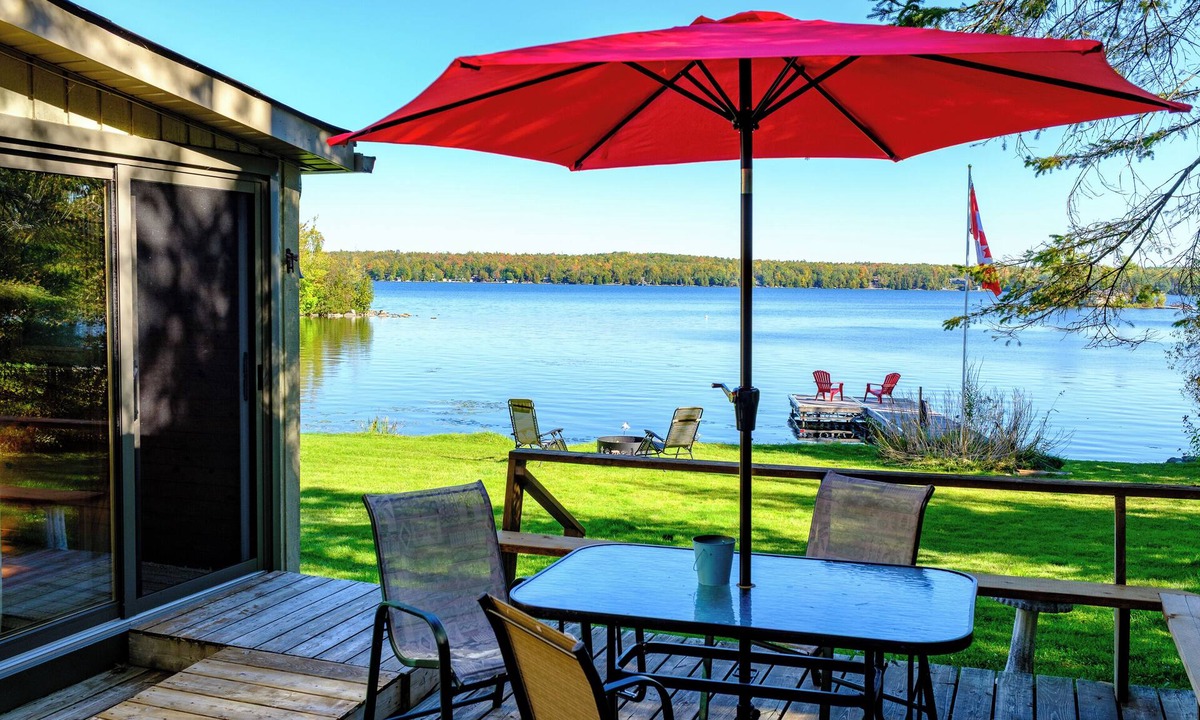Deer Bay Cottage | Deer Bay Hideaway on Lower Buckhorn Lake. Perfect for family vacations.