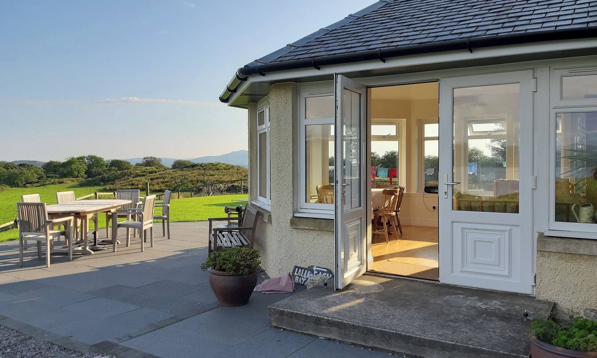 Slate Islands Cottage | Degnish Farmhouse - SWWU