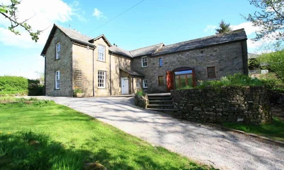 Sedbergh House | Delightful holiday home offers views over Dentdale with Whernside