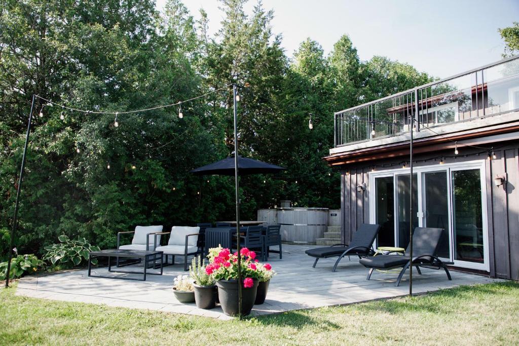 Milford House | Demilune Lodge - Serene cabin with hot tub ST-2022-0044