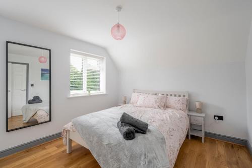 Ashbocking House | Detached House in Quiet Village - Pets Allowed