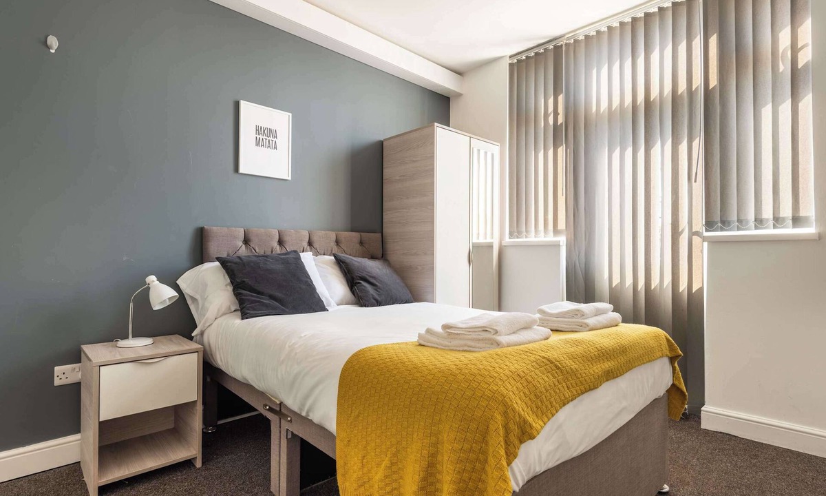 Doncaster House | Double Bedroom in Budget Friendly Shared House