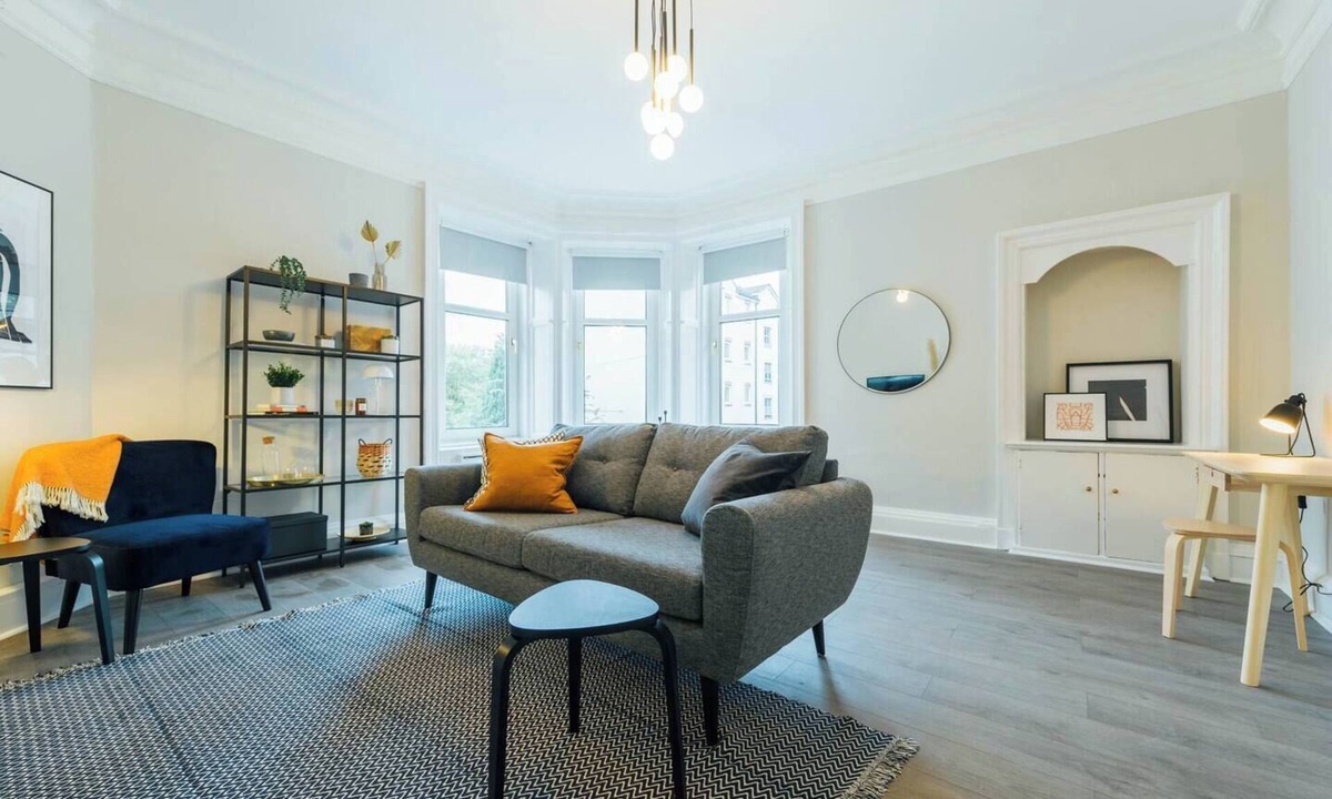 Dalavich Apartment | Douglas Street · Simply Stunning Stylish Stirling Apartment