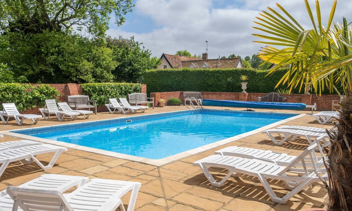 Saxmundham Cottage | East Green Farm Cottages - The Hayloft - sleeps 6 guests in 3 bedrooms