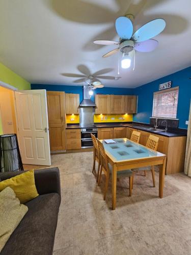 Becontree House | East London Entire House Stay