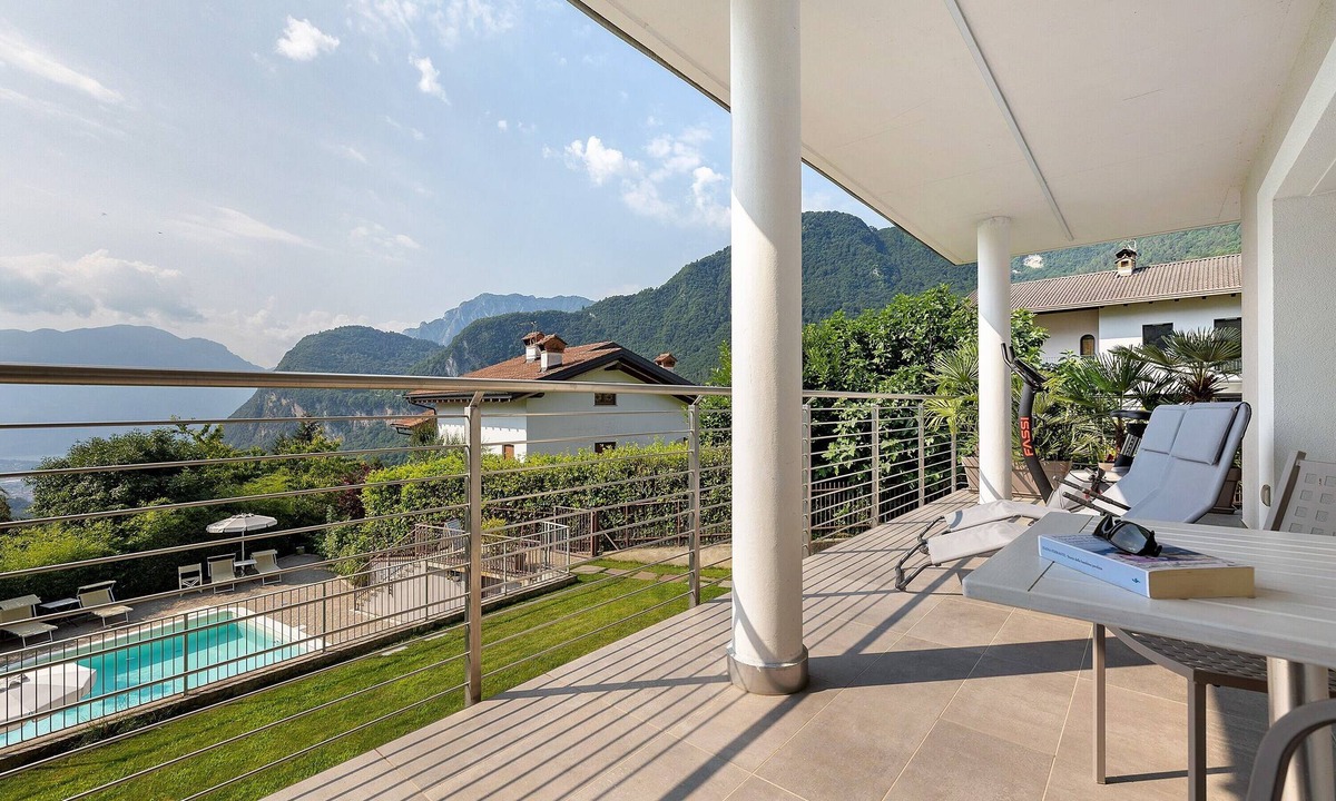 Ville del Monte Apartment | Eco del Garda - Deluxe Studio 101 with Covered Terrace and Lake View