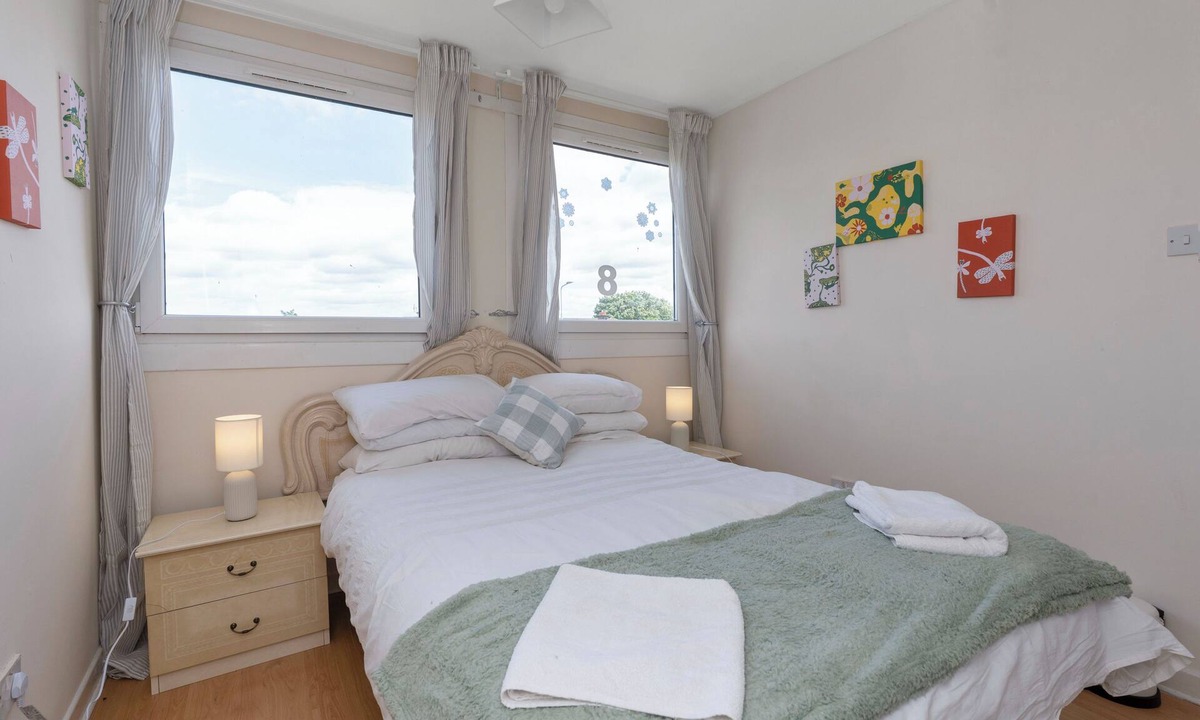Blackburn House | EDINBURGH BUNGALOW ROYAL INFIRMARY HOSPITAL AIRPORT FREE MOET AND PARKING B