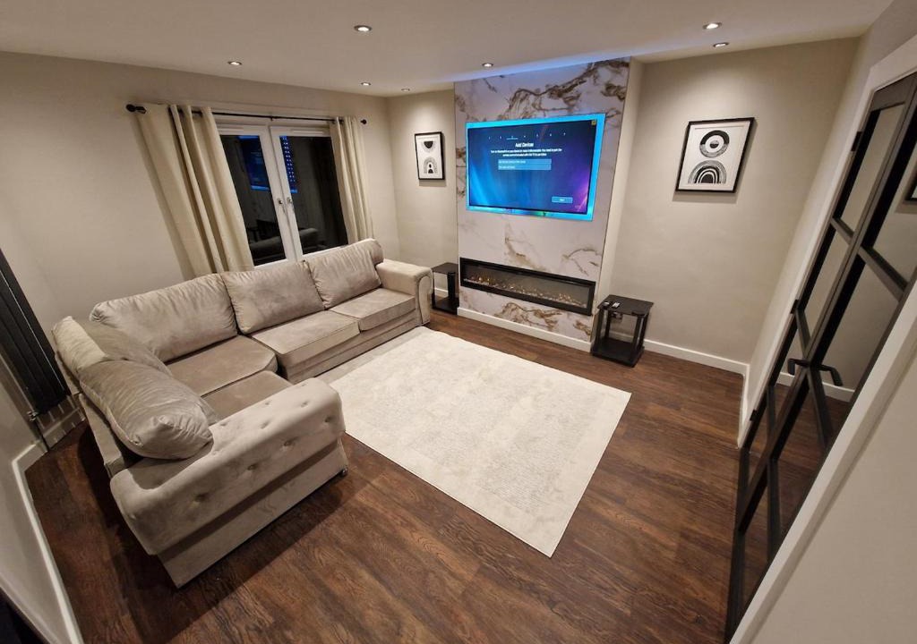 Ellemford Apartment | Edinburgh West 5 Bedroom Home
