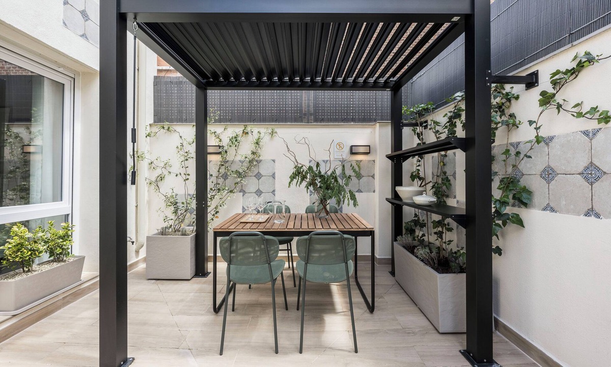 Ciudad Lineal Hotel | Edmond Vibes Ventas