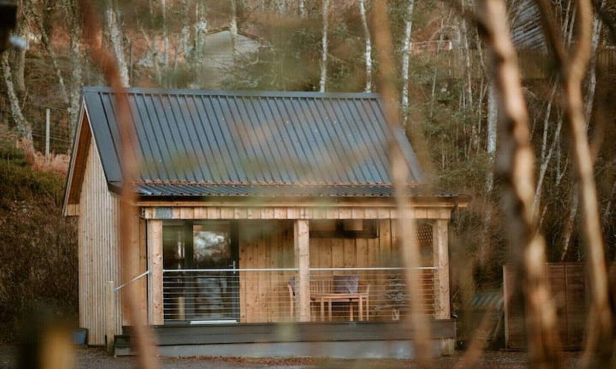 Mainland Cabin | Elegant Little Wyvis Lodge - Sleeps 2