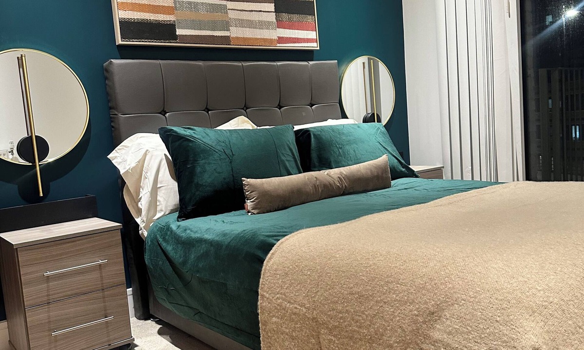Canning Town South Apartment | Elite two-bedroom, two-bath apartment Excel London