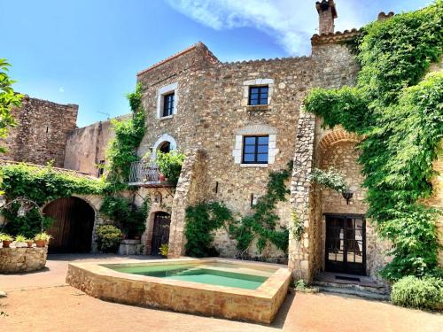 Capmany Villa | Els Racons del Fort Castillo con capacidad 20 personas