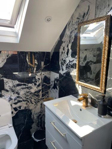 Edgware House | Ensuites 2 min walk from edgware station