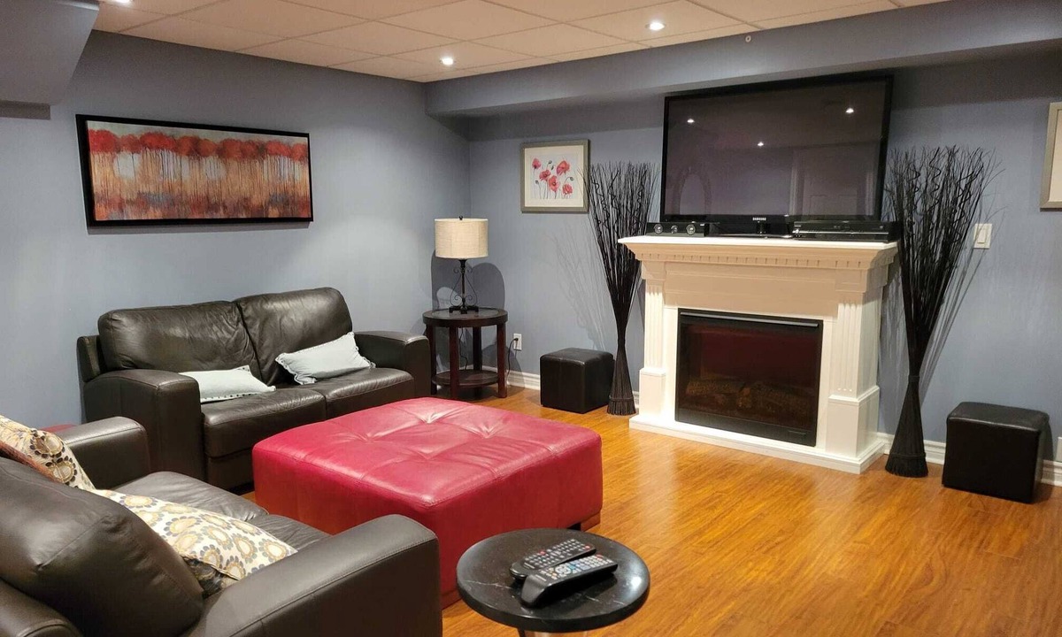 Oshawa House | Entire 1 bedroom basement suite with separate entrance in North Oshawa
