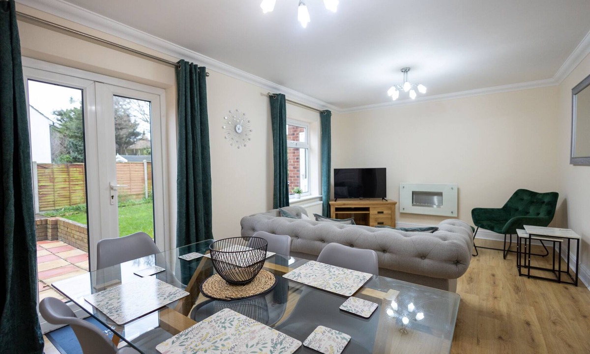 Colchester House | Entire House in Colchester - Bailey