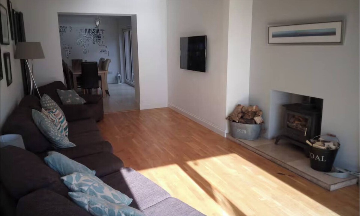 Burntisland House | Entire House - Near Edinburgh and St Andrews Golf. Beach, Golf, Ammenities