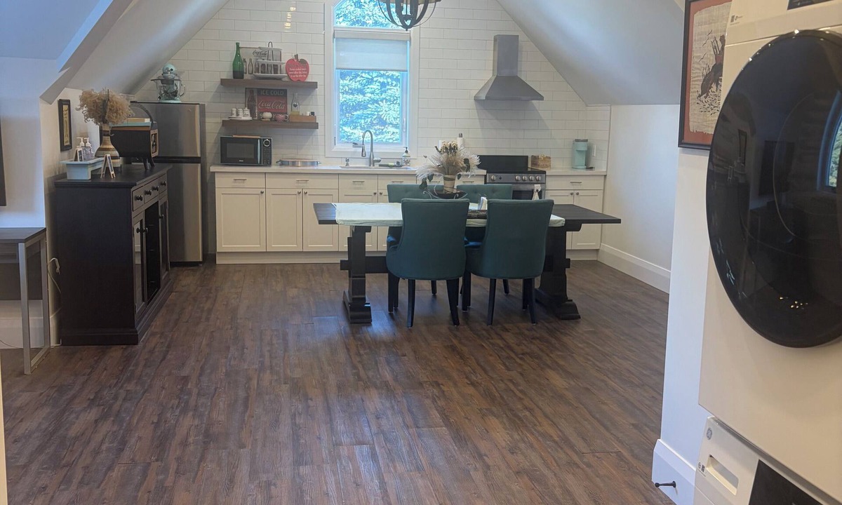 Caledon House | Entire private 1 bedroom apartment in Alton ont. A place to relax, pet friendly