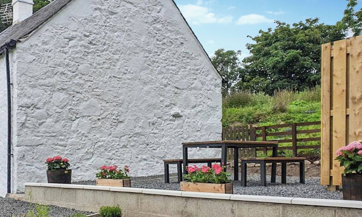 Girvan Cottage | Escape to this charming Ayrshire cottage with breathtaking sea views.
