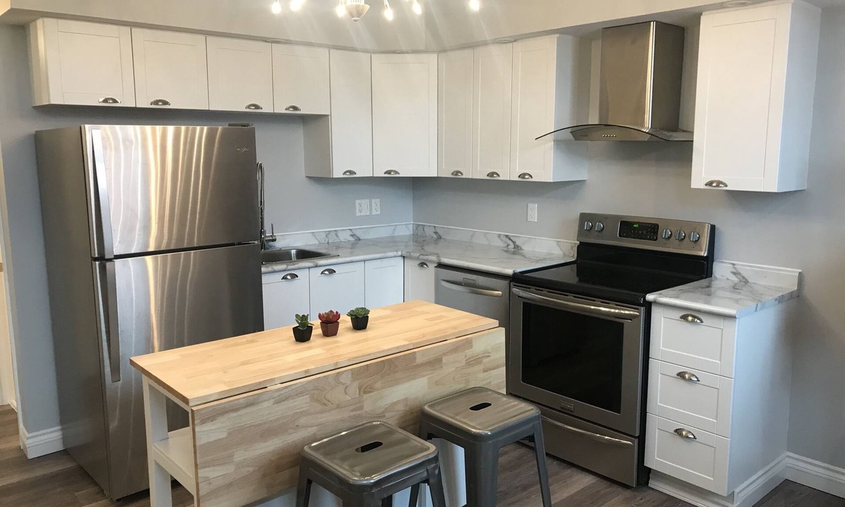 Carleton Place Apartment | Esther's Place - Carleton Place 1 BedRoom Apartment retreat - sleep 2 max