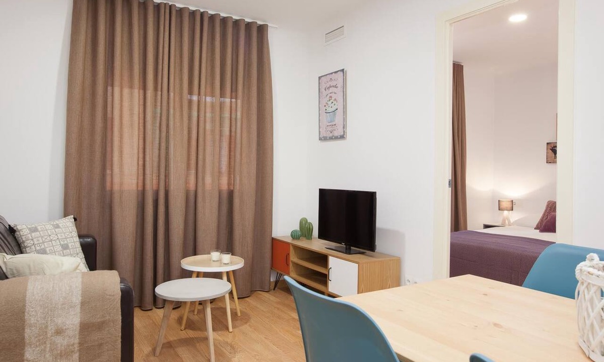 El Port Apartment | Europa Fira Apartment 32