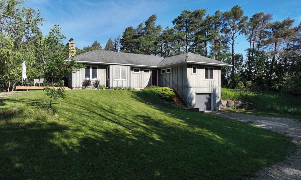 Mono House | Exclusive Mono Retreat - complete privacy just north of the city