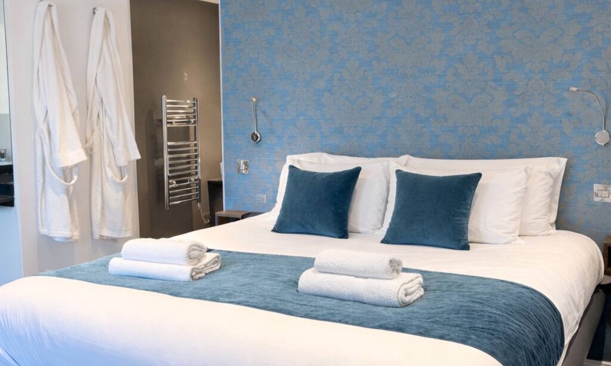 Hessle Cabin | Executive 4BR 4 Bath Lodge in Country Park | Private Parking | Sleeps 10