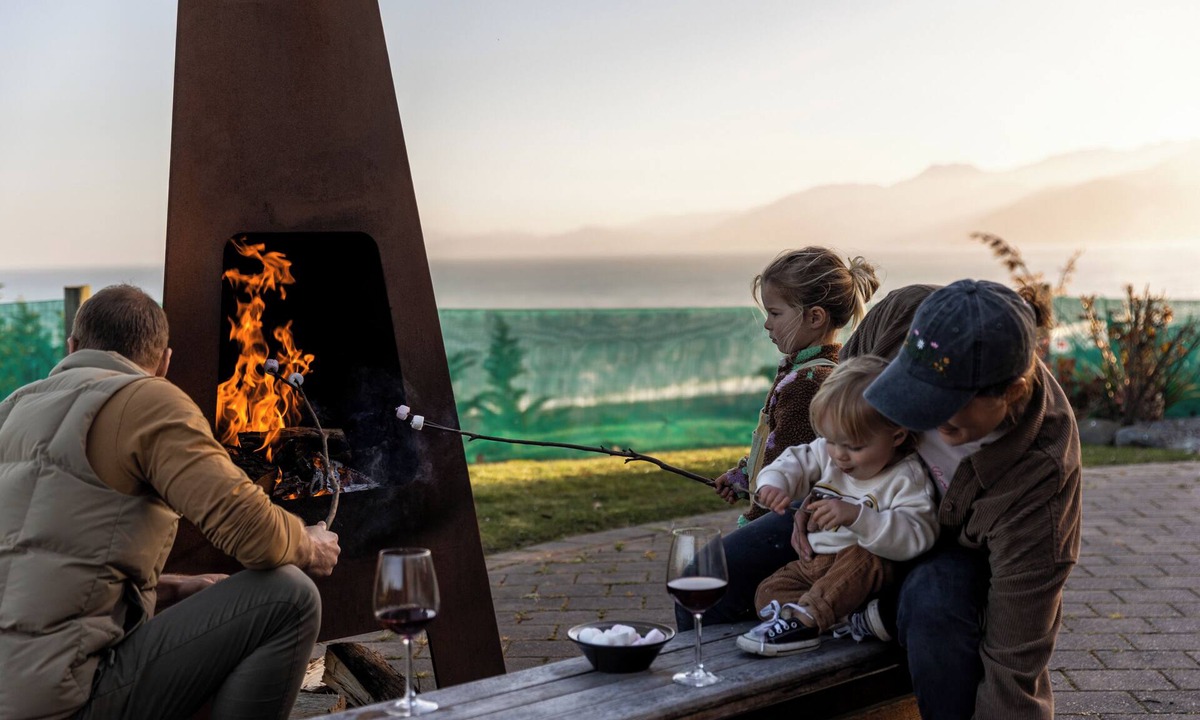 Kaikoura House | Expansive Ocean & Mountain Views - KK82140