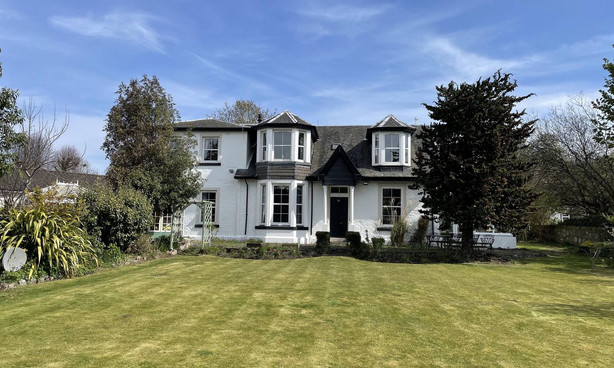 Cardross House | Extended Victorian Manor House With Conservatory/large Garden, sleeps 10