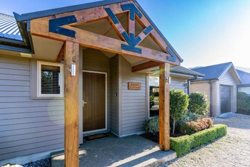 Hanmer Springs House | Fairway Cottage - Hanmer Springs