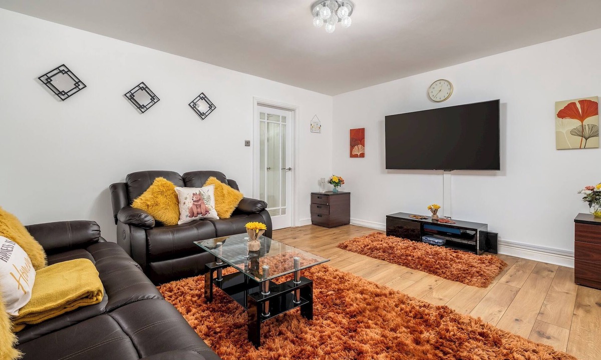 St Albans House | Family Friendly, Cosy 3 bed Home - Pass the Keys