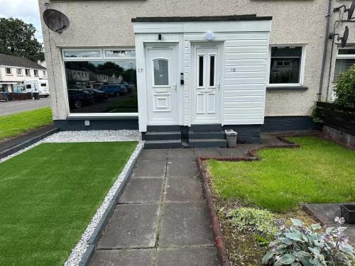 Tillicoultry Apartment | Family - Garden - Parking - WiFi - Sleeps 5