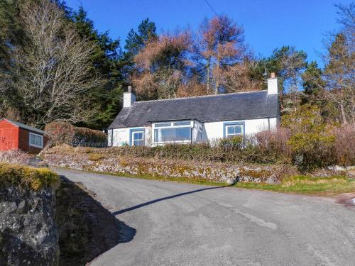 Helmsdale House | Farr