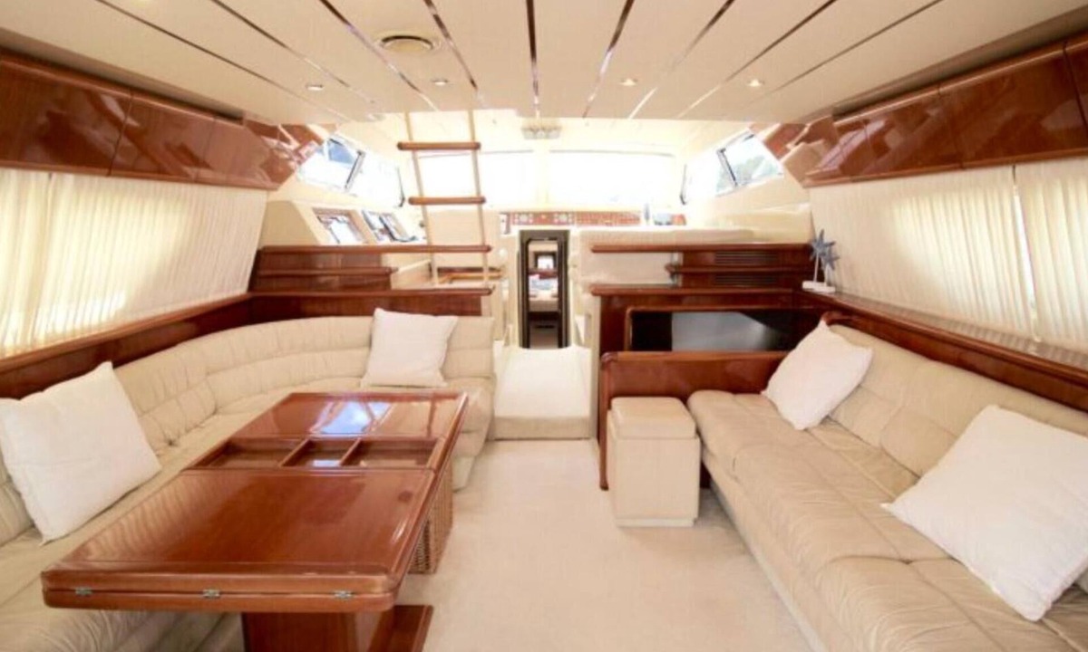 La Llotja-Born Boat Rental | Ferretti 175 fly "three Mermaids"