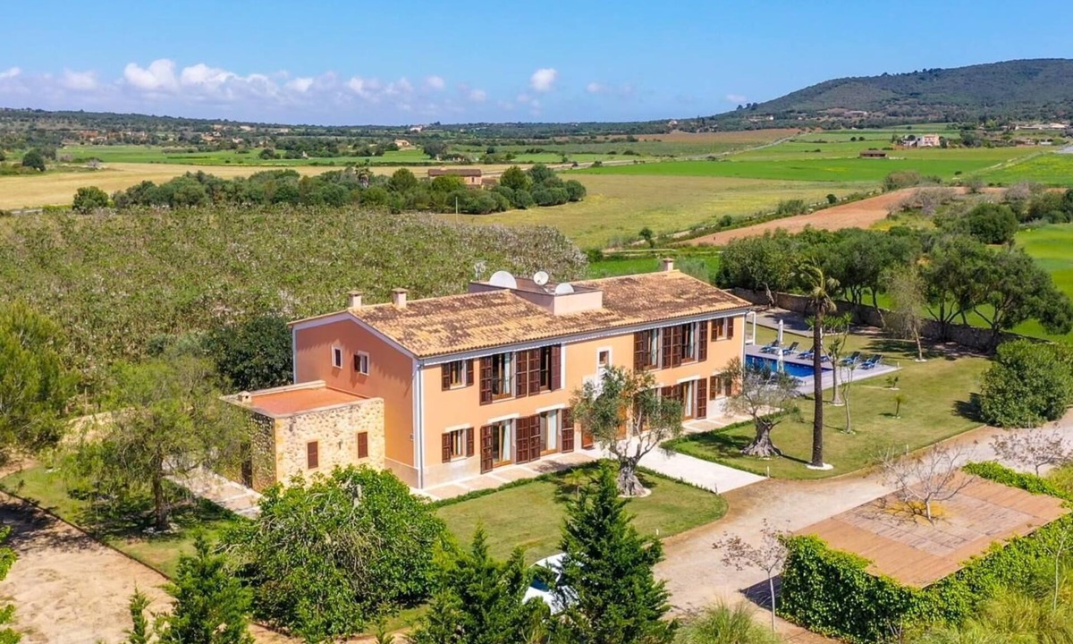 Manacor Cottage | Finca with 6 suites, pool & privacy