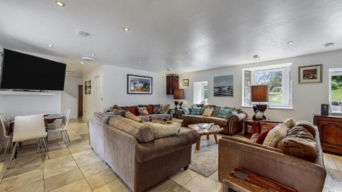 Colintraive House | Finest Retreats - Old Barn at Ormidale House