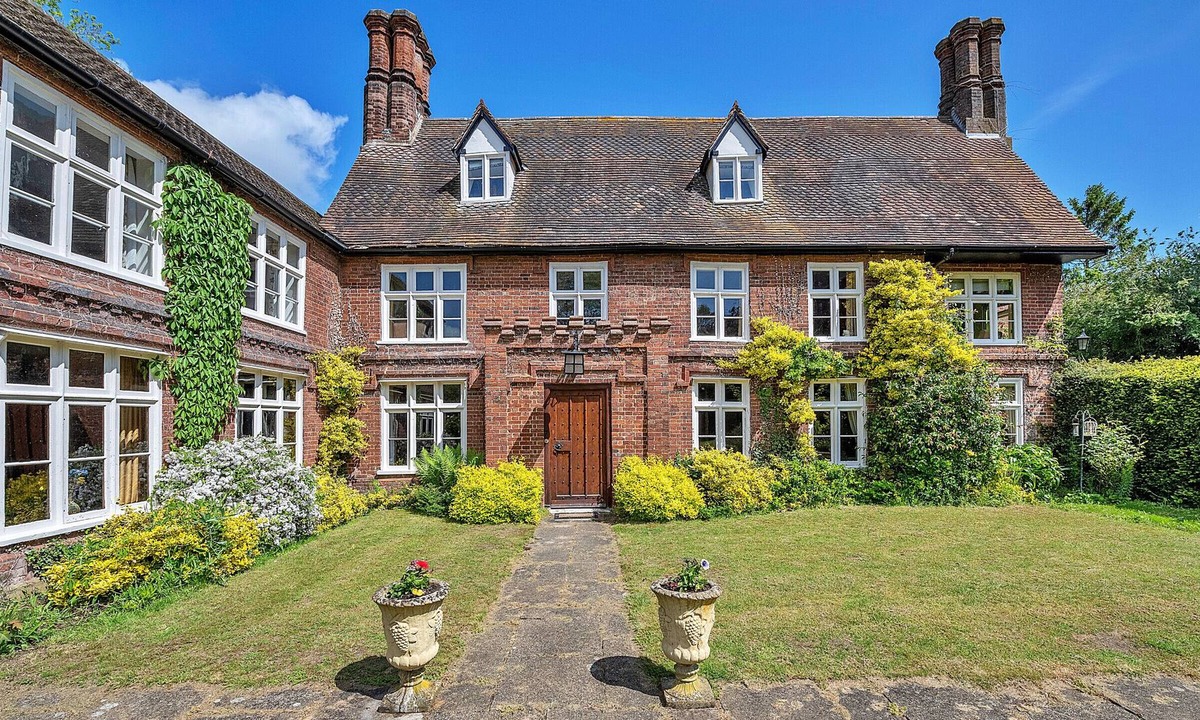 Hethel House | Finest Retreats | The Old Hall