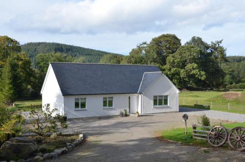 Glen Urquhart House | Fionnlagh Cottage