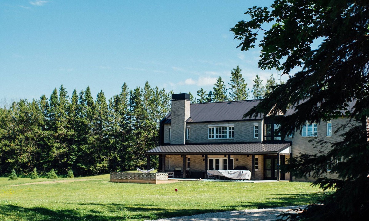Glen Huron Ski Chalet | FireSong-A stunning family friendly home
